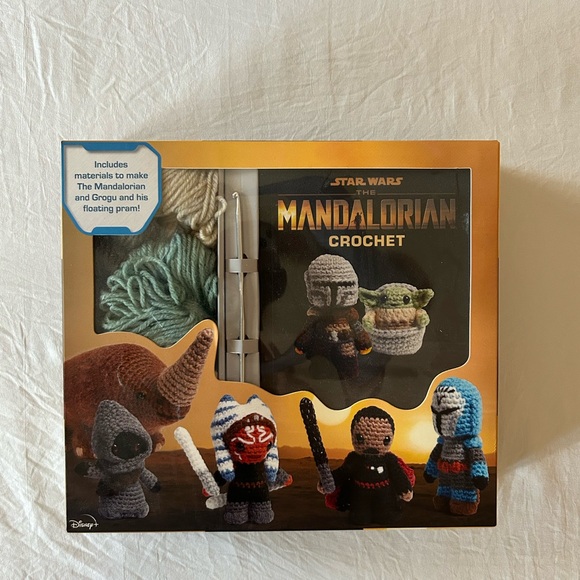 Disney Star Wars Mandalorian Crochet Set - Picture 1 of 3